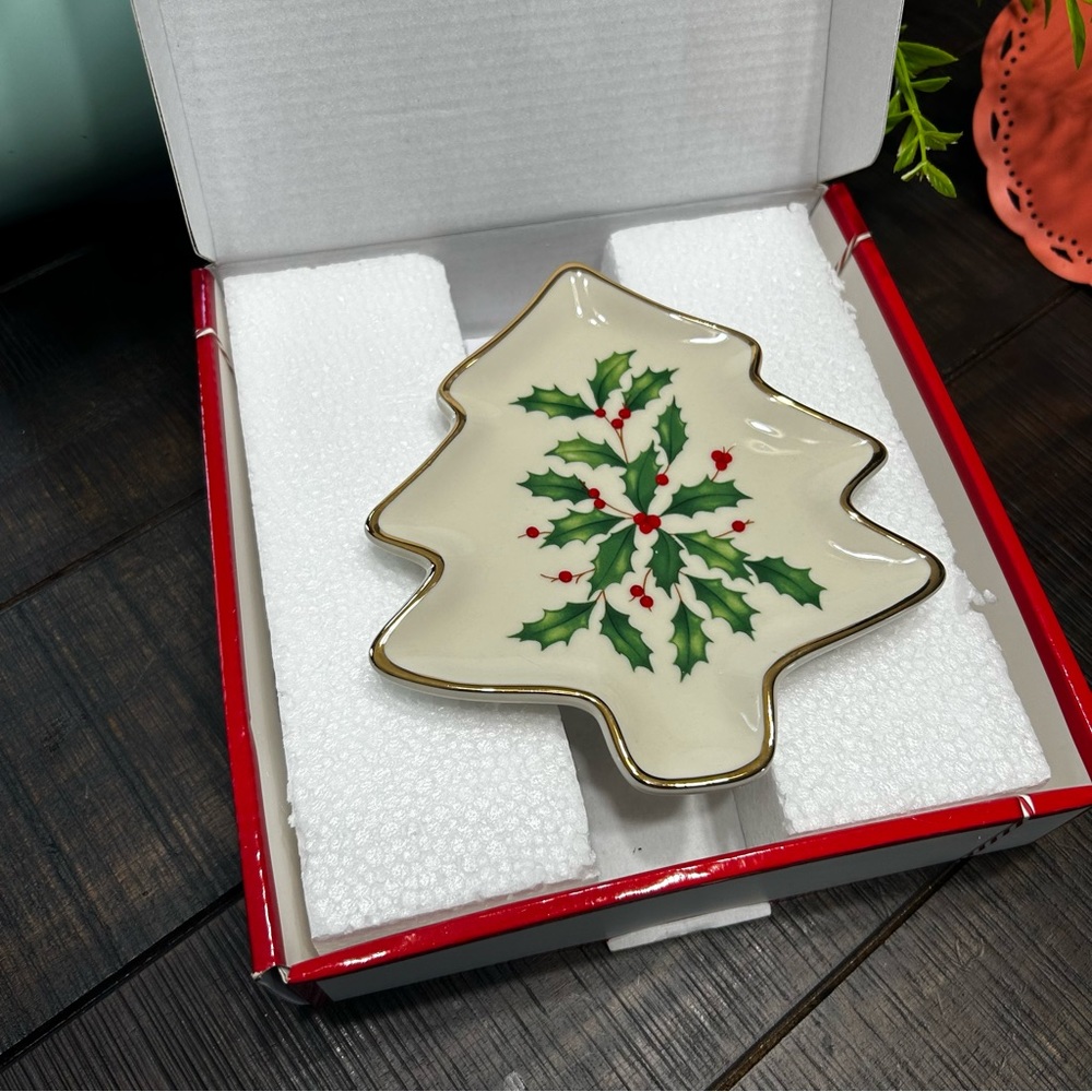 Lennox Hosting for the Holidays Tree Party Plate